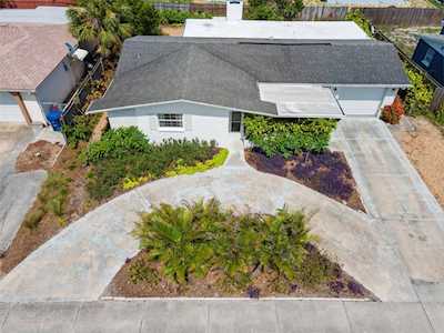 3314 Columbus Dr Holiday, FL 34691