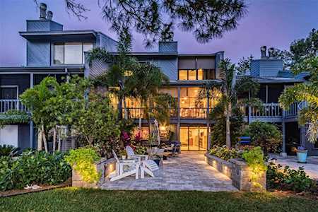 12 Mariner Dr Tarpon Springs, FL 34689