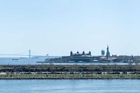 25 Hudson St #604 Jersey City, NJ 07302