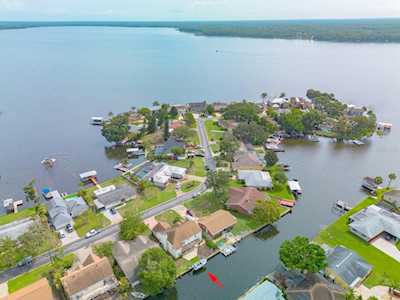 50 Freshwater Dr Palm Harbor, FL 34684