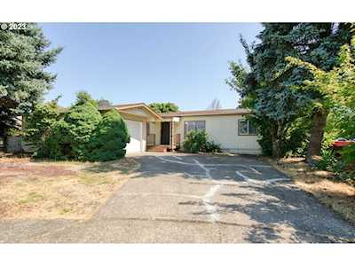 1628 NW Sugarmaple CT Mcminnville, OR 97128