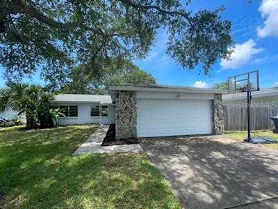 1446 Windmoor Dr Dunedin, FL 34698