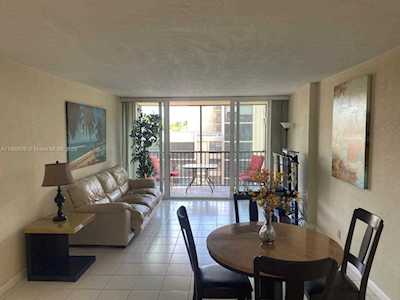 12 Royal Palm Way #4040 Boca Raton, FL 33432