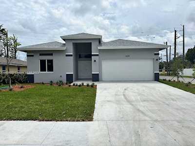 2903 NW 10 Ct Fort Lauderdale, FL 33311