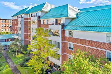 193 Oak Street #305 Newton, MA 02464
