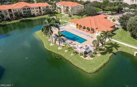 4113 Residence Dr #220 Fort Myers, FL 33901