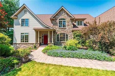 10217 Cormorant Dr Breinigsville, PA 18031