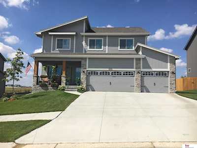 4916 Sheridan Rd Papillion, NE 68133