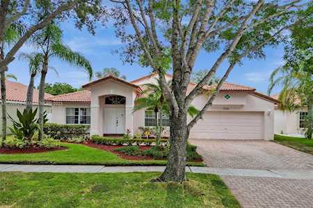 18408 NW 9th St Pembroke Pines, FL 33029