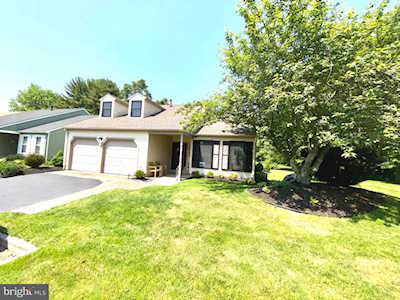 7 Stonybrook Ct Medford, NJ 08055