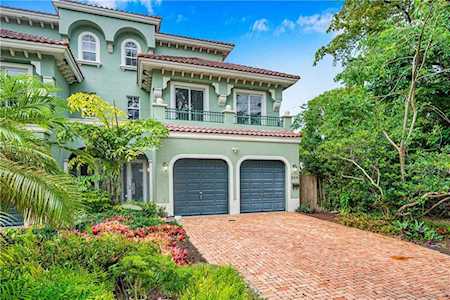 309 NE 12th Ave Fort Lauderdale, FL 33301
