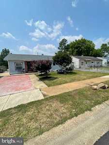 102 Halcyon Dr New Castle, DE 19720