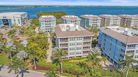 395 Aruba CIRCLE #203 Bradenton, FL 34209