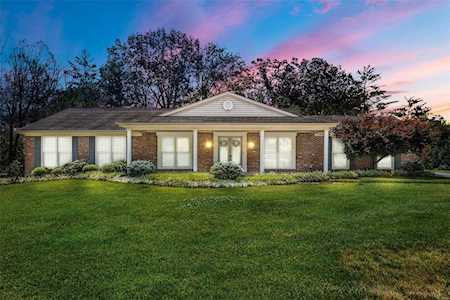 14082 Agusta Dr Chesterfield, MO 63017
