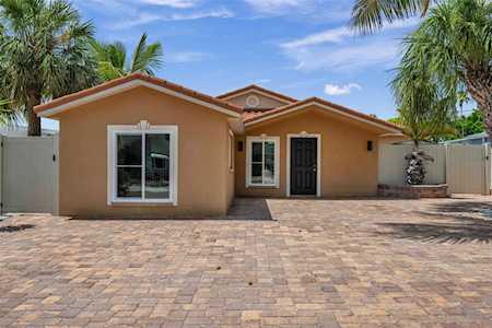 407 S Bayshore Dr Madeira Beach, FL 33708