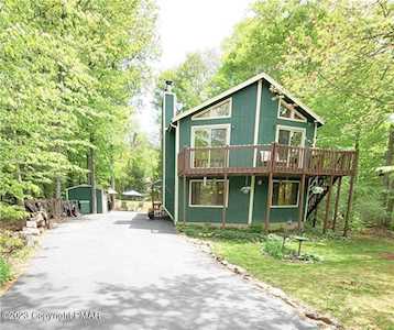 2165 Titania Rd Tobyhanna, PA 18466
