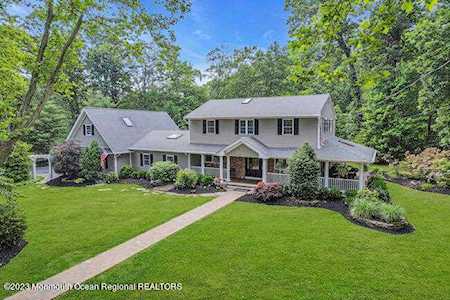 1 Barbary Ln Colts Neck, NJ 07722
