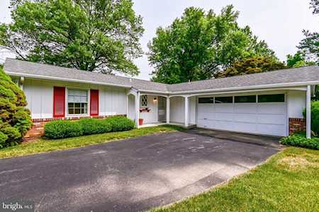 12 Crest Dr Hockessin, DE 19707
