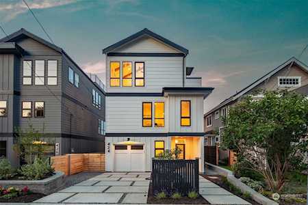 424 24th Ave E Seattle, WA 98112
