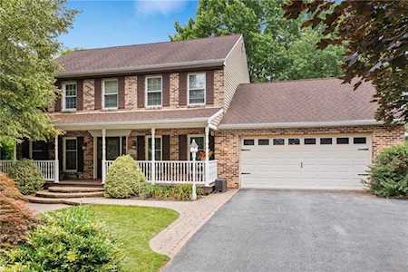 2252 Stonewall Dr Macungie, PA 18062