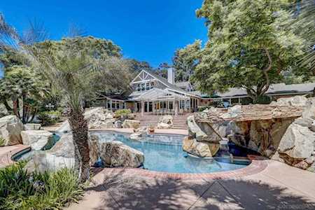 2256 Via Dieguenos Alpine, CA 91901