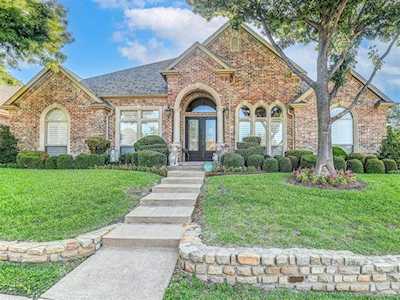 8200 Edgemont Court North Richland Hills, TX 76182