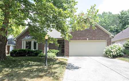 7198 Oakenshaw Dr Fishers, IN 46038