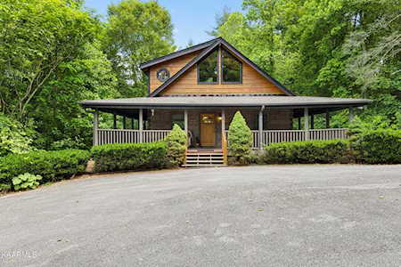 2705 Owls Cove Way Sevierville, TN 37862