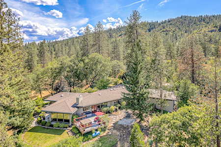 3658 Old Military Rd Central Point, OR 97502