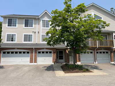 202 E Parallel St #4B Palatine, IL 60067