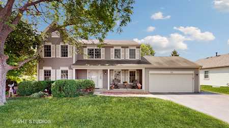 705 River Oaks Ln Island Lake, IL 60042
