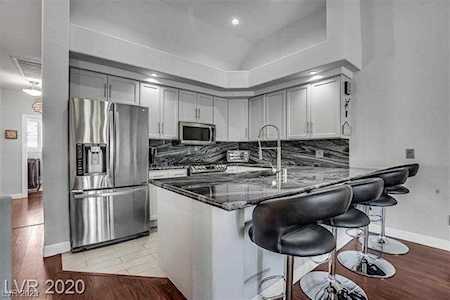 7629 Valley Green Dr #202 Las Vegas, NV 89149