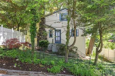 29 Avon Rd Lake Peekskill, NY 10537