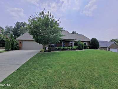 120 Flora Dr Lenoir City, TN 37771