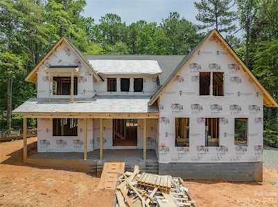 273 Greenbay Rd Mooresville, NC 28117