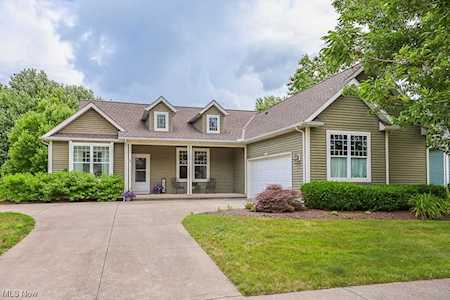 1904 Pembrooke Ln Avon, OH 44011