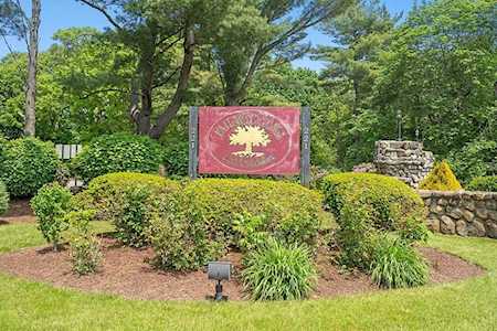 221 Oak #15-12 Brockton, MA 02301