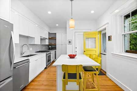 415 Washington St #4 Brookline, MA 02446