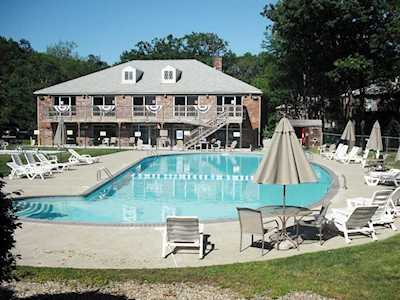 38 Edgelawn Ave #9 North Andover, MA 01845