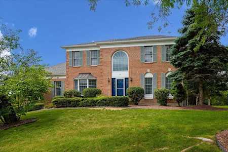 25 Hawthorne Rd Shrewsbury, MA 01545