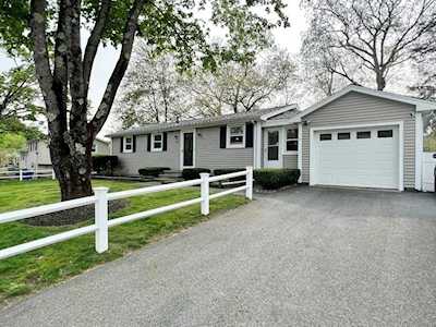 303 Pond St Rockland, MA 02370