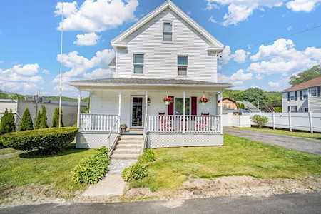 39 Hardwick Rd Hardwick, MA 01031