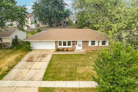 128 W Hartford Dr Schaumburg, IL 60193