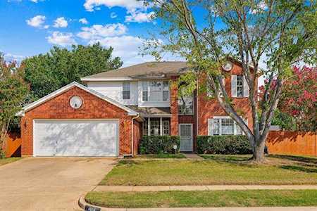 4804 Shadow Crest Drive Arlington, TX 76018