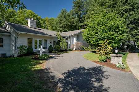 274 Tanglewood Dr Longmeadow, MA 01106