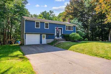 132 Stagecoach Dr Marshfield, MA 02050