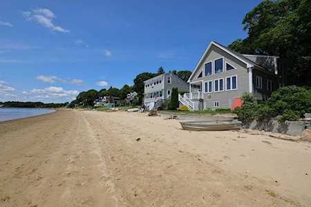 61 Oak St Wareham, MA 02571
