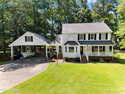 810 Corbett St Winterville, NC 28590