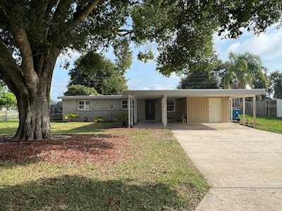 824 Casselberry Dr Lake Wales, FL 33853
