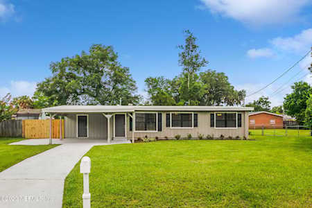 1106 Skye DR W Jacksonville, FL 32221
